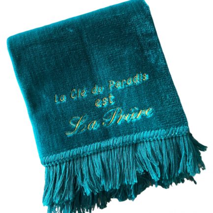 Tapis vert turquoise collection intense broderie doré : La clé du paradis est LA PRIÈRE